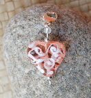 Rosa mit Ornament
